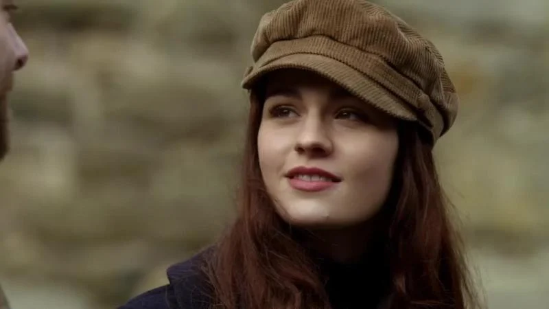 Кадры из сериала Чужестранка (2014)